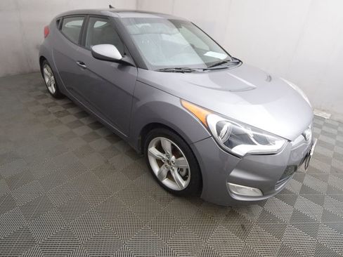 Used 2014 Hyundai Veloster w/ Style Package 02 image 3
