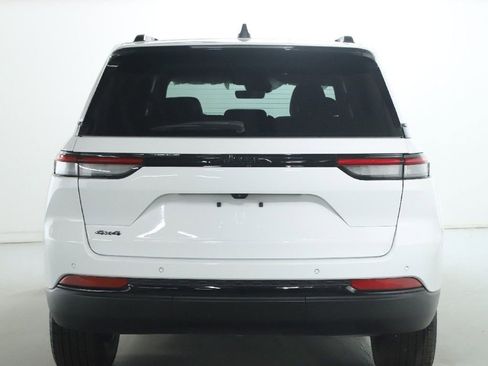 Used 2025 Jeep Grand Cherokee 4WD image 41