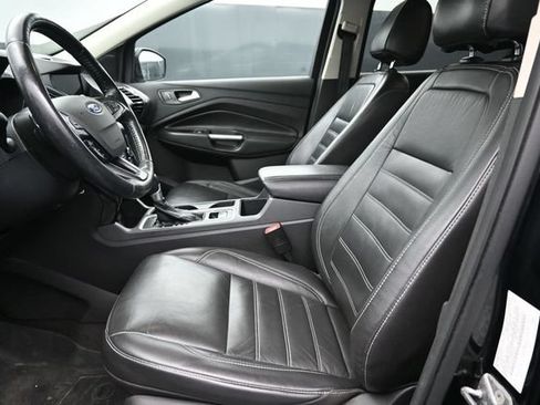 Used 2017 Ford Escape Titanium AWD/4WD image 12