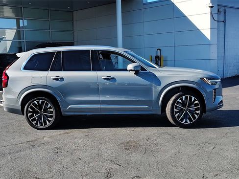 New 2026 Volvo XC90 B6 Ultra image 2