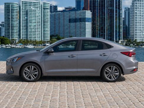 Used 2020 Hyundai Elantra SEL FWD image 4