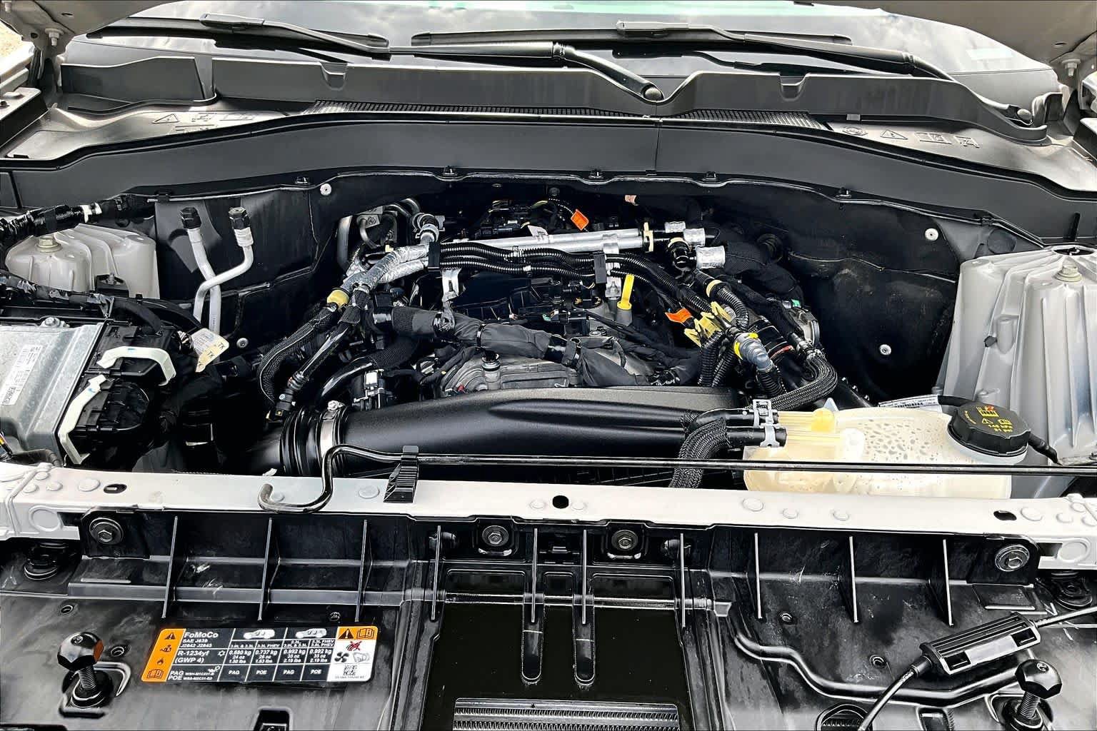 Used 2025 Ford Explorer Active w/ Active Comfort Package RWD image 33