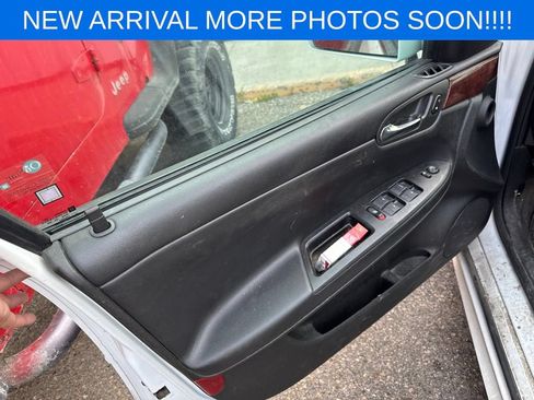 Used 2010 Chevrolet Impala LS FWD image 11