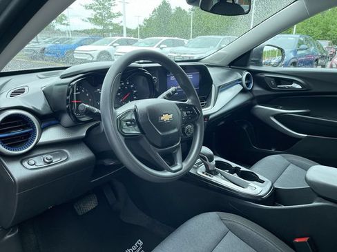 Certified 2024 Chevrolet Trax LS FWD image 10
