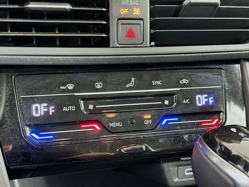 Used 2025 Volkswagen Jetta S image 23