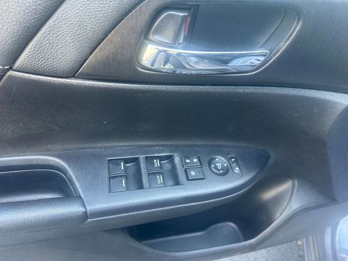 Used 2015 Honda Accord EX image 19