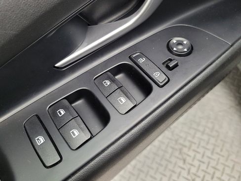 Used 2025 Hyundai Elantra SEL FWD image 27