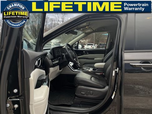 Used 2024 Kia Carnival SX image 22