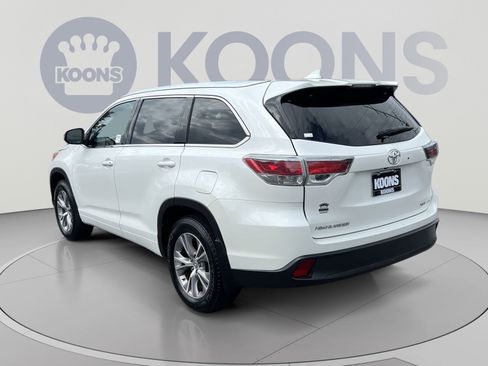 Used 2015 Toyota Highlander XLE AWD/4WD image 4