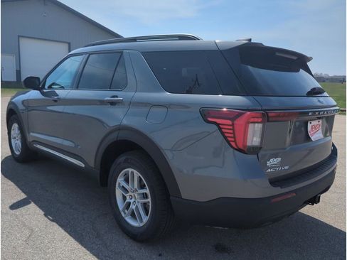 New 2025 Ford Explorer Active image 5