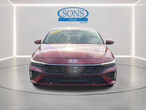 Used 2025 Hyundai Elantra SE FWD image 22
