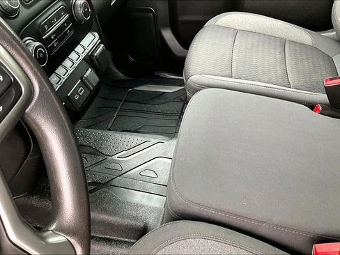 Used 2022 Chevrolet Silverado 2500 LT AWD/4WD image 21