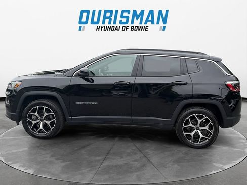 Used 2025 Jeep Compass Limited AWD/4WD image 3