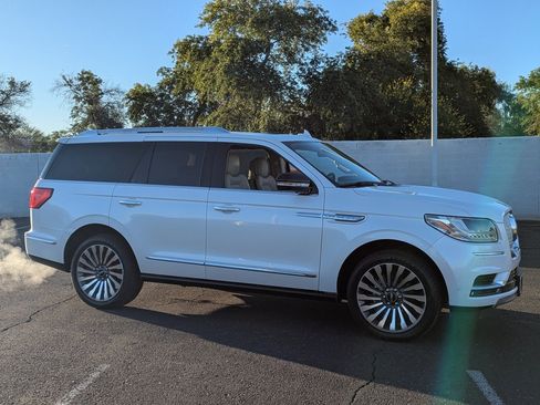 Used 2018 Lincoln Navigator Reserve image 8