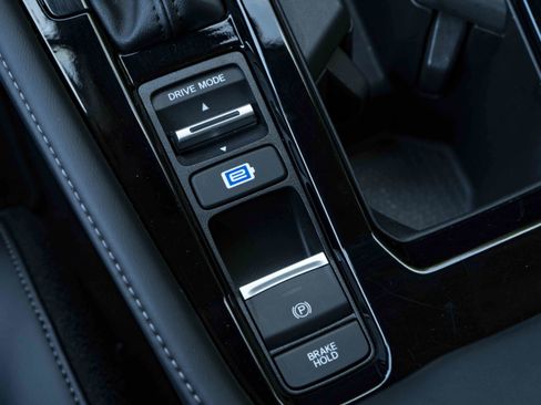 Certified 2024 Honda Accord Touring image 28