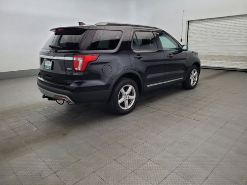 Used 2017 Ford Explorer XLT w/ Equipment Group 202A AWD/4WD image 10
