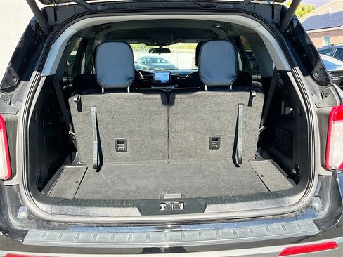 Used 2022 Ford Explorer XLT w/ Equipment Group 202A image 25