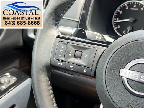 Used 2025 Nissan Pathfinder SL FWD image 34