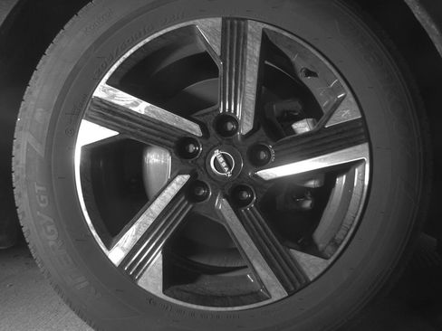 Used 2025 Nissan Sentra SV image 13