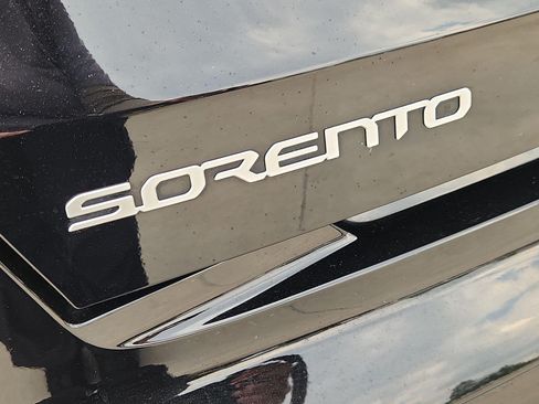 Used 2023 Kia Sorento SX AWD/4WD image 32