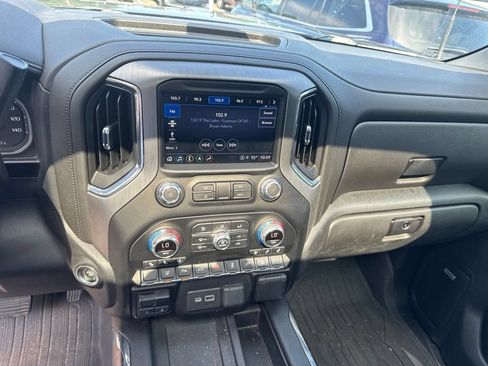 Used 2022 GMC Sierra 2500 Denali w/ Technology Package AWD/4WD image 12