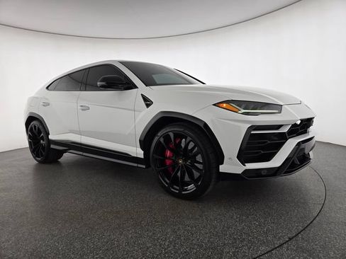 Used 2022 Lamborghini Urus AWD/4WD image 16