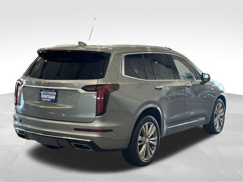 Used 2023 Cadillac XT6 Premium Luxury image 7