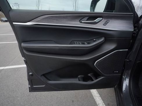 Used 2022 Jeep Grand Cherokee L Limited image 14