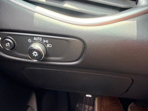 Used 2022 Chevrolet Malibu LT FWD image 24