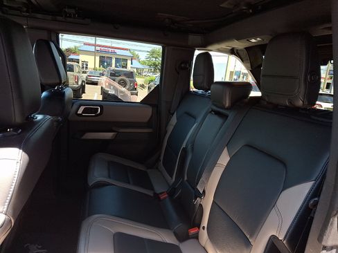 Certified 2023 Ford Bronco Wildtrak AWD/4WD image 11