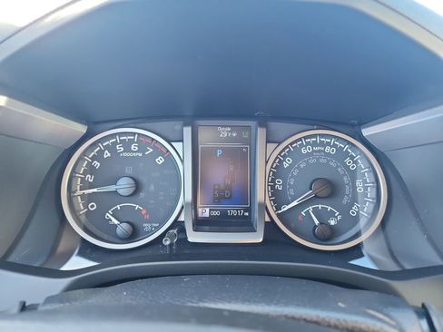 Used 2020 Toyota Tacoma SR5 image 18
