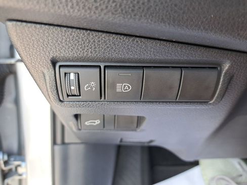 Certified 2022 Toyota Corolla Cross XLE image 30