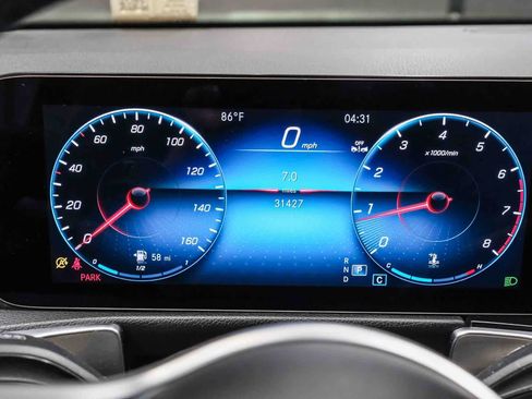 Used 2023 Mercedes-Benz GLB 250 image 29