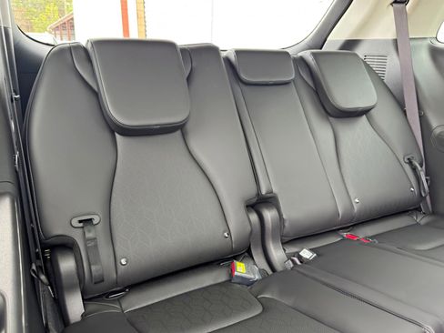 Used 2025 Kia Carnival SX w/ SX Dark Edition Package image 41