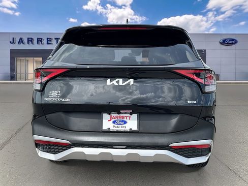 Used 2025 Kia Sportage LX FWD image 6