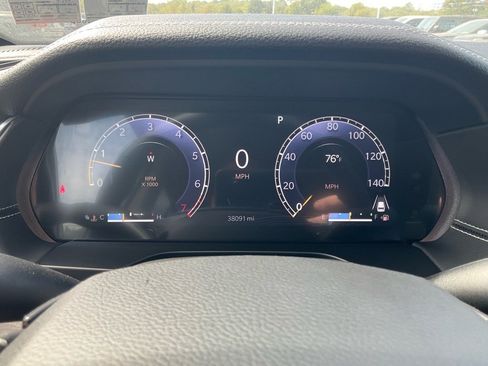 Used 2023 Jeep Grand Cherokee Limited w/ Luxury Tech Group II image 14