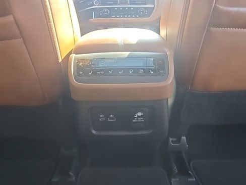 Used 2024 Nissan Pathfinder Platinum w/ Cargo Package image 31