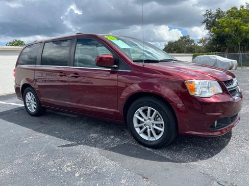 Used 2020 Dodge Grand Caravan SXT FWD image 4