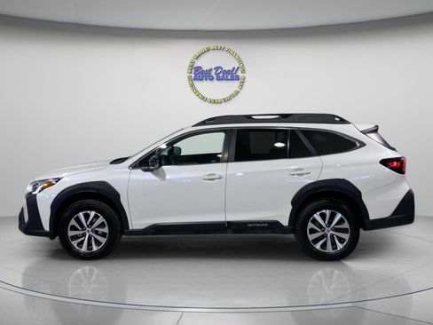 Used 2024 Subaru Outback Premium AWD/4WD image 2