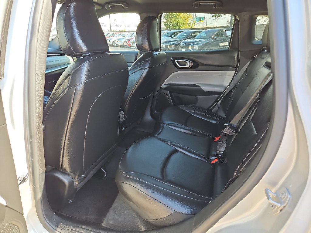 Used 2025 Jeep Compass Limited AWD/4WD image 28