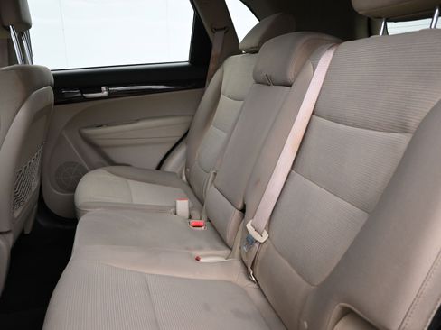 Used 2014 Kia Sorento LX image 20