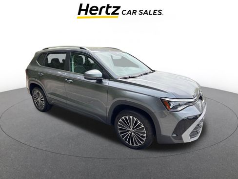 Used 2025 Volkswagen Taos SE FWD image 1
