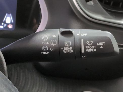 Certified 2023 Jeep Grand Cherokee Altitude image 25