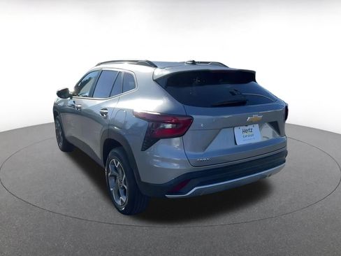 Used 2025 Chevrolet Trax LT image 11