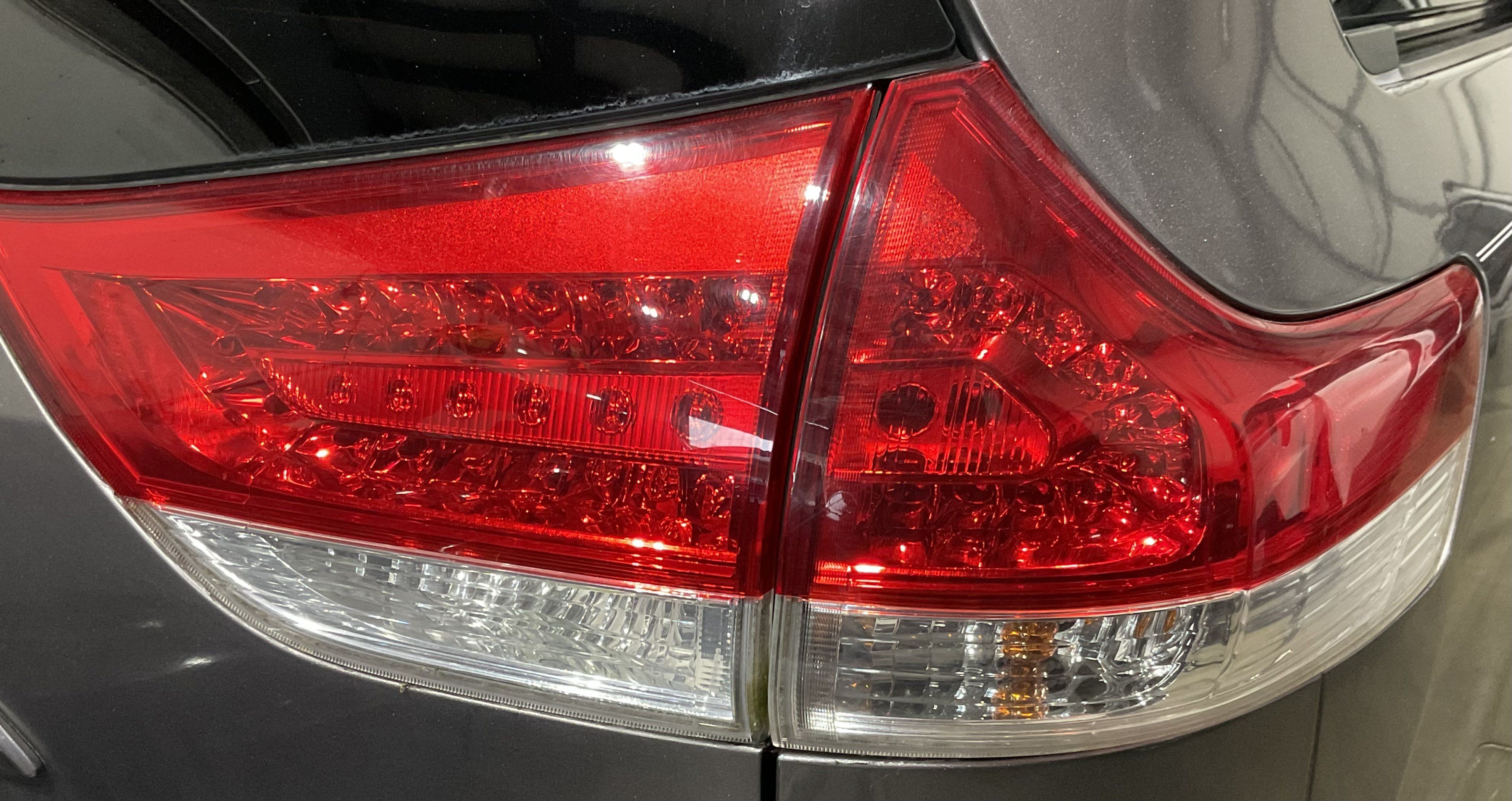 Used 2012 Toyota Sienna LE w/ Towing Pkg FWD image 9