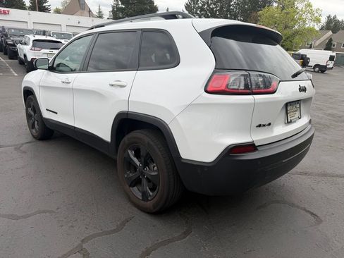 Used 2023 Jeep Cherokee Altitude Lux AWD/4WD image 2
