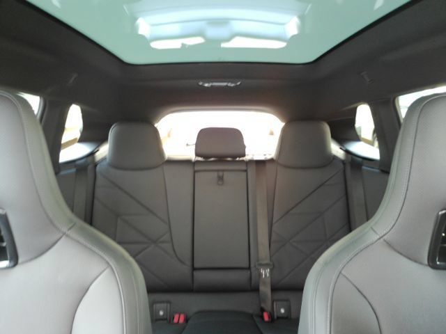 Used 2023 BMW iX xDrive50 AWD/4WD image 39