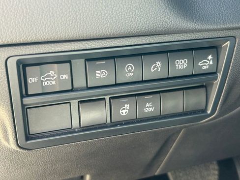 Certified 2025 Toyota Tundra Limited AWD/4WD image 28