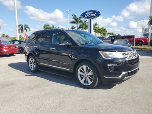 Used 2019 Ford Explorer Limited w/ Class III Trailer Tow Package image 3