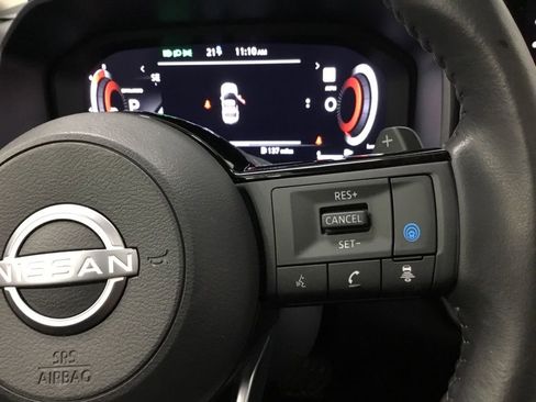 Used 2024 Nissan Rogue SL w/ SL Premium Package image 38